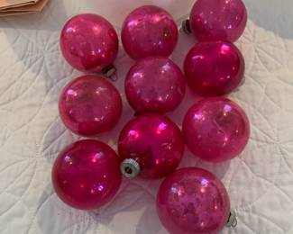 #204 10 Shiny Brite Fushia Balls $35.00