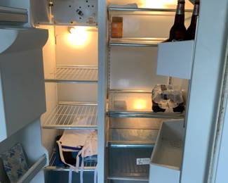 #153 GE Refrigerator SXS - Working 25cu $100.00