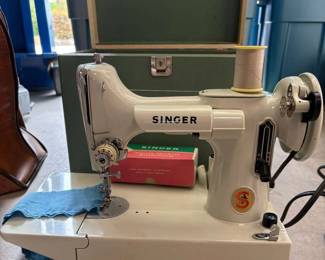 BK120Singer 221K Sewing machine