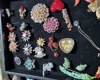 QUALITY COSTUME JEWELRY