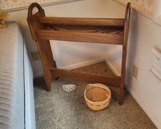QUILT STAND
