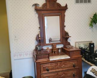 ANTIQUE VICTORIAN DRESSER