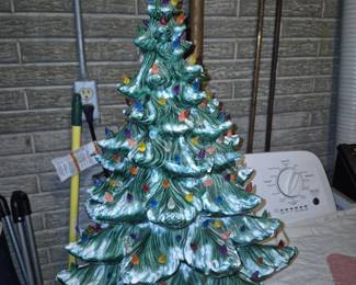 24 INCH MUSICAL CHRISTMAS TREE