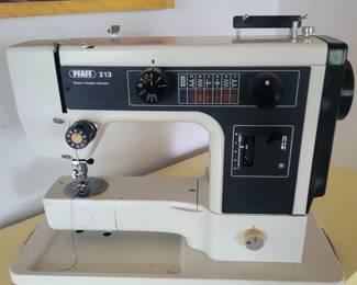 PFAFF 213 SEWING MACHINE