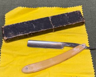 Vintage straight edge razor
