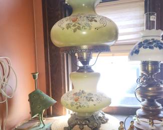 ELECTRIC GONE WITH THE WIND LAMP