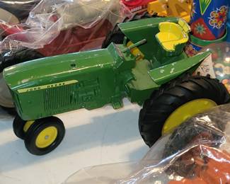 JOHN DEERE TRACTOR