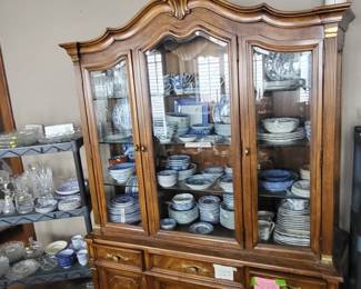 CHINA HUTCH