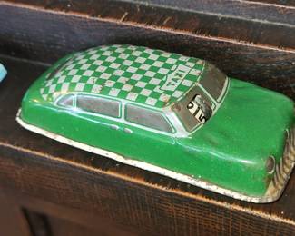 ANTIQUE TIN CAR