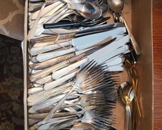 MORE FLATWARE