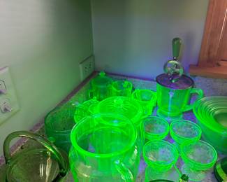 And even more uranium glass in the sale!