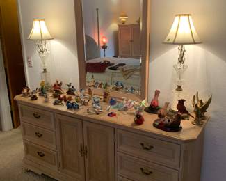 Dresser, birds, shoe decor