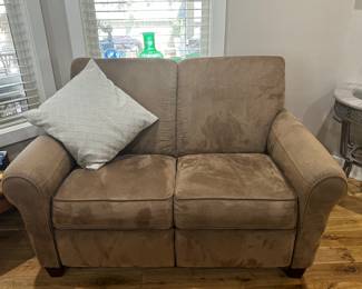 Power Reclining Loveseat