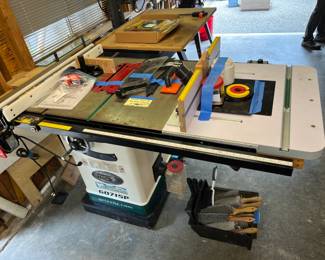 Grizzly table saw with router table attachment