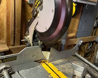 Dewalt chop / mitre saw