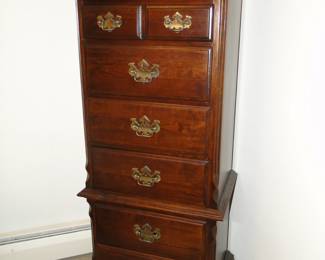 Tall and proud this darling chest is, perfect for a project piece.