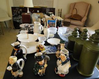 Three piece decor items and some outstanding mugs too