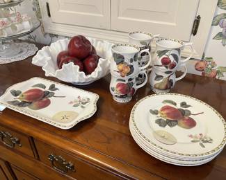 In the Kitchen-
Queens Bone China
Hookers Fruit
Salad plates, Footed Mugs, Sandwich Tray
