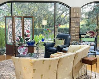 Rear view of 3 piece settee