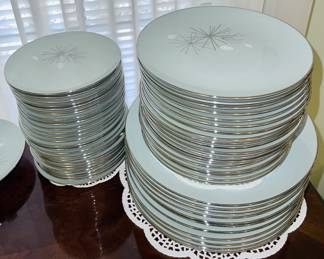 Silver Pine by Franciscan
- 10.5" Plate
- 8 Plate
- 6.5" plate