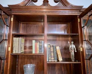 Detail pic
Chippendale Style Mahogany Secretaire Breakfront
90"Long • 102"Tall • 17"Deep