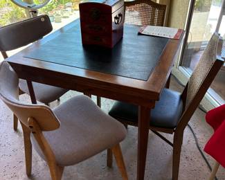 Stammered table