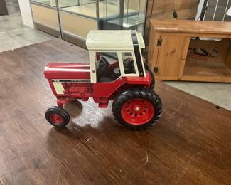 Die Cast International 1586 Tractor Toy