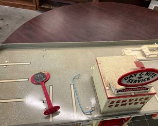 Marx Tin Lithographed Service Center Toy