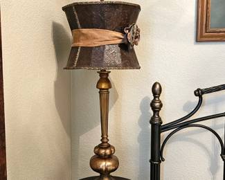 Vintage Elegant Table Lamp with Hourglass Shade and Floral Accent