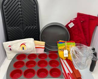Kitchen Bakeware Set with Muffin Pan, Measuring Cups, Silicone Utensils, Griddle & Oven Mitts