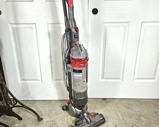 Dyson Slim SC 18 Vacuum Cleaner