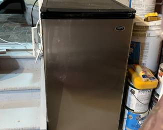Sanyo Stainless Steel Mini Refrigerator Compact Cooler Adjustable Temperature Control