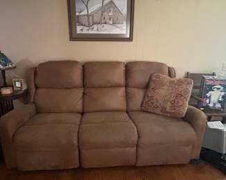 Reclining sofa