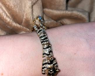KATGI Fashion 18K Gold Plated Lovely Tiger Austrian Crystal Bangle Bracelet  $24