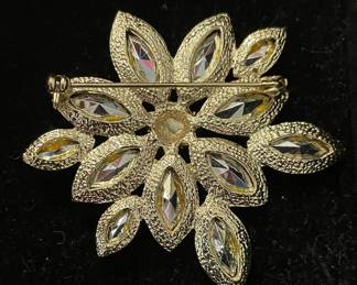 Poinsettia Flower Red & Green Broach Pin Gold Tone Holiday Christmas  $44