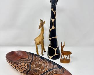 24 AfricanCarvedGiraffeFiguresHandpaintedWoodBowl