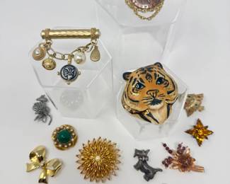 28 VintageBroochLotCarolHalmyTigerCharmsRhinestoneHoliday