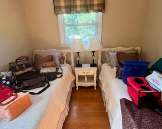 Twing bedroom set (2 beds)