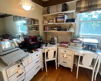 Desk set and vanity