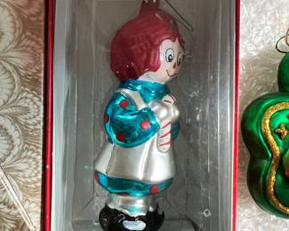 Raggedy Ann Glass Christmas ornament - Kurt S.