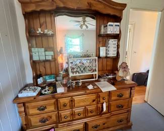 Oak dresser - FREE