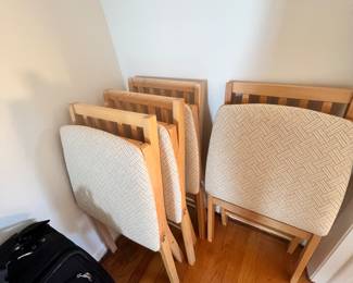 Upholstered folding chair