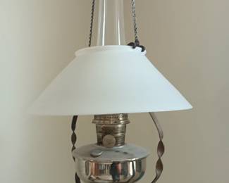 Hanging Alladin chimney lamp with glass shade