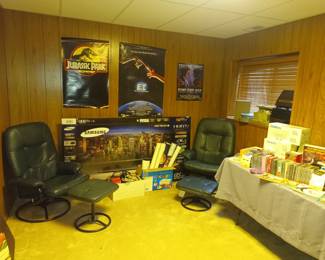 Stressless recliners and movie posters