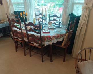 Dining table, 8 chairs, 2 leaves