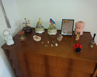 Small knickknacks