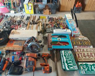 Cordless Rigid tool set, license plates