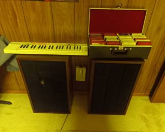 Classic speakers, keyboard and 8tracks