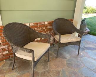 Sitting chairs