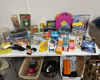 Children’s toys & novelties